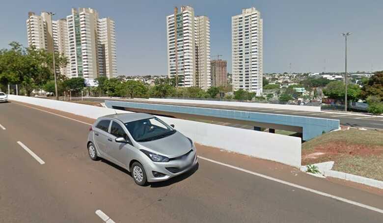Viaduto que fica na avenida Afonso Pena, com a rua Ceará, próximo ao Shopping Campo Grande