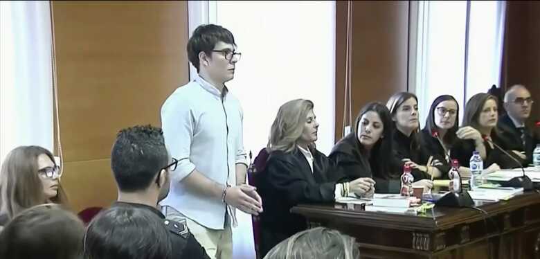 Ele foi condenado a prisão permanente revisável