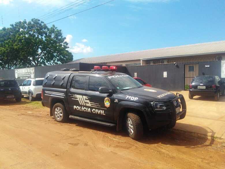 Os policiais também fecharam um laboratório de refino de pasta base