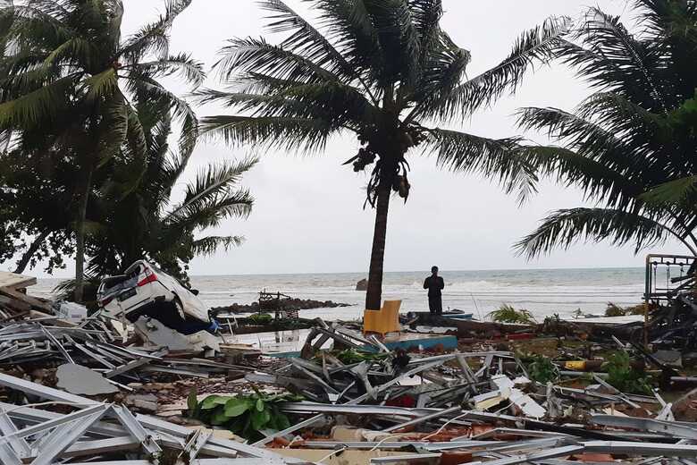 Agência de Meteorologia emitiu nesta quinta-feira um alerta de que um tsunami permanece iminente