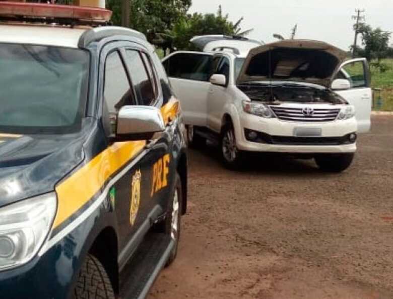 O veículo, roubado em Paranavaí - PR, seria levado para Corumbá