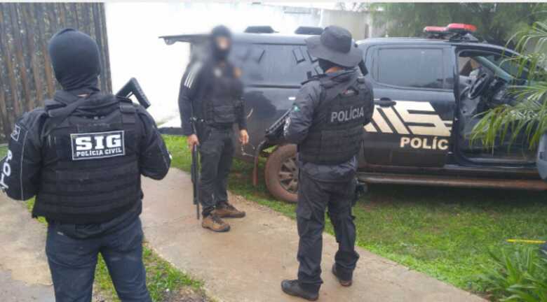 Investigadores do Setor de Investigações Gerais (SIG) da Polícia Civil de Porto Murtinho