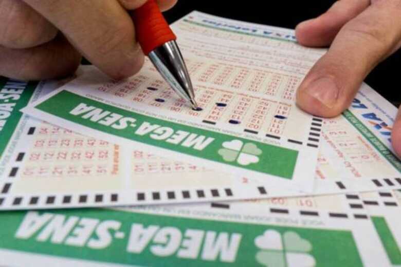 As apostas podem ser feitas até às 18h (MS), do dia do sorteio, em qualquer lotérica do país