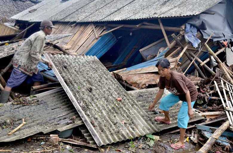 Tsunami também atingiu a província Serang de Banten, o distrito de Lampung Selatan e a província de Lampung