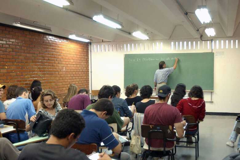 As alterações nas datas se deram para que os estudantes tenham tempo de inscrever-se nos programas