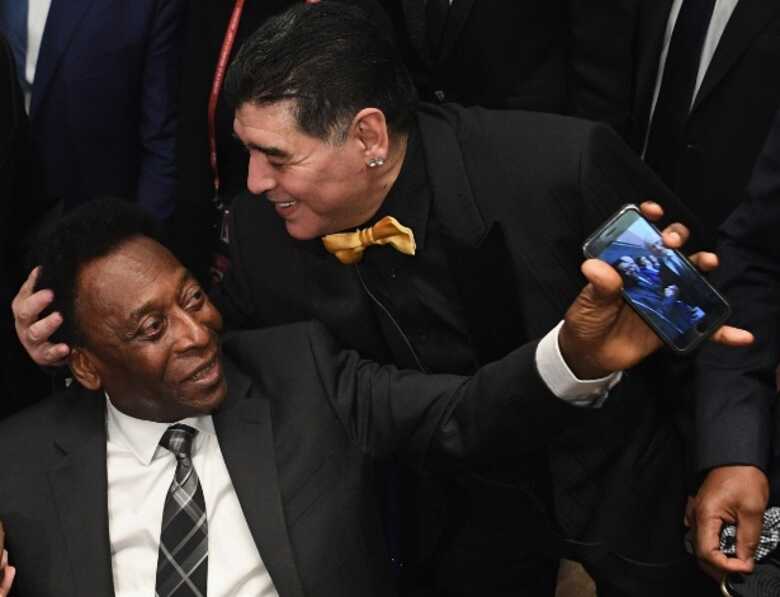 Pelé sempre é comparado a Maradona sobre quem é o maior jogador de futebol da história