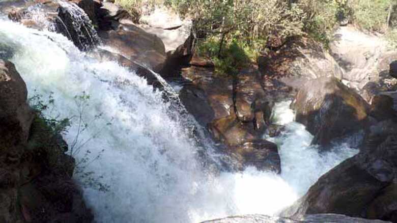 Homem que morreu depois de cair da cachoeira do Inferninho, em Campo Grande havia atentado contra a esposa