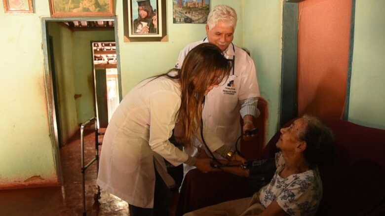 Programa Mais Médicos leva assistência a várias regiões do país