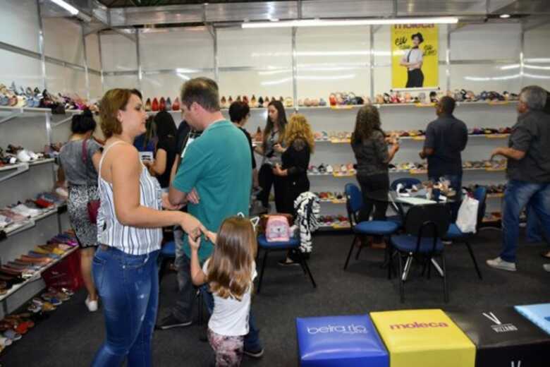 A feira de calçados está em sua oitava edição em Campo Grande