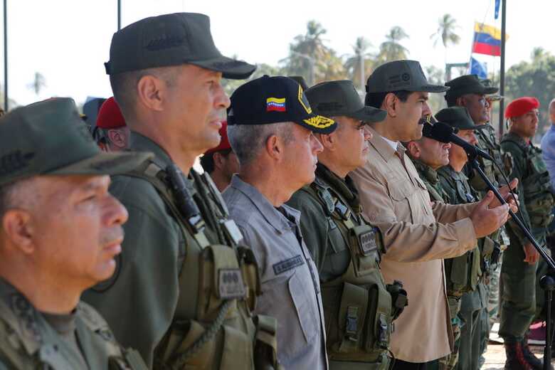 O presidente da Venezuela, Nicolás Maduro durante evento com militares