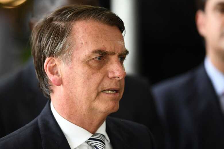 “Parabéns aos responsáveis pela captura do terrorista Cesare Battisti”, escreveu Jair Bolsonaro