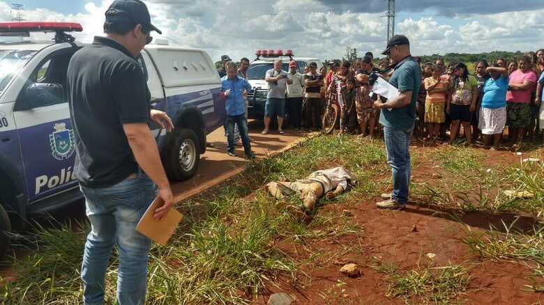 Crime aconteceu no início da tarde de domingo