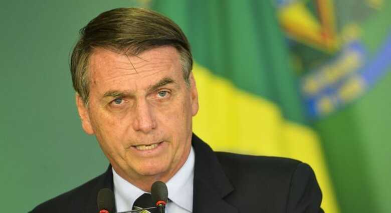 “Minha solidariedade à família do profissional e colega que sempre tive muito respeito, bem como do piloto”, escreveu o presidente Bolsonaro