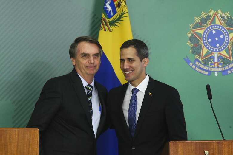 Jair Bolsonaro e o presidente autodeclarado interino da Venezuela, João Guaidó