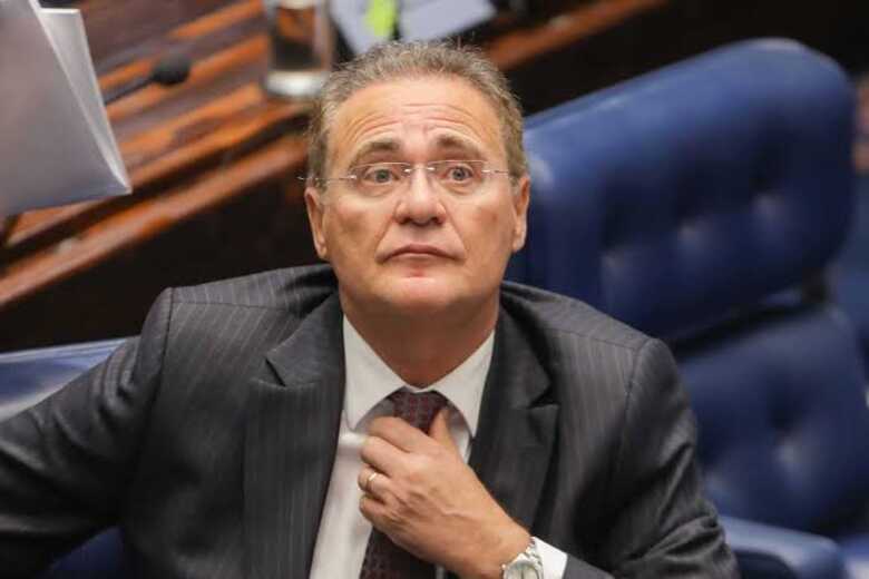 “Não sou candidato, para defender a democracia e o interesse do Brasil”, disse Renan ao retirar sua candidatura
