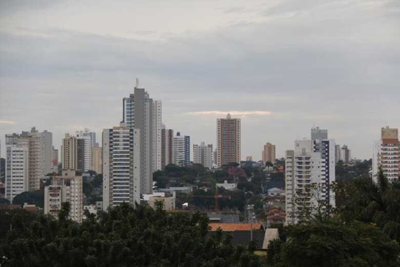Previsão aponta tempo nublado e mais chuva para hoje