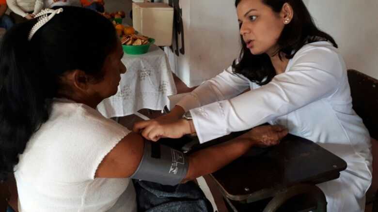 Os profissionais vão reforçar o atendimento na rede pública de saúde de Campo Grande
