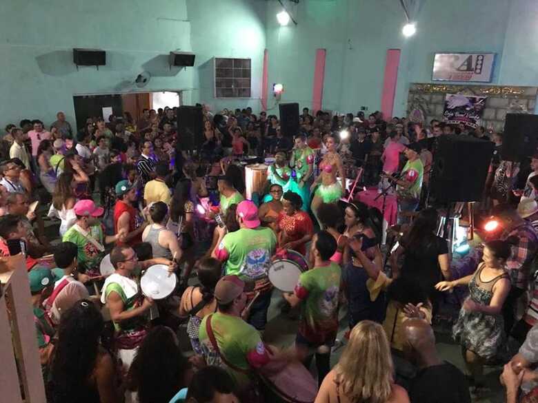 Sambistas e comunidade da Unidos da Vila Carvalho estão animados para o desfile 2019