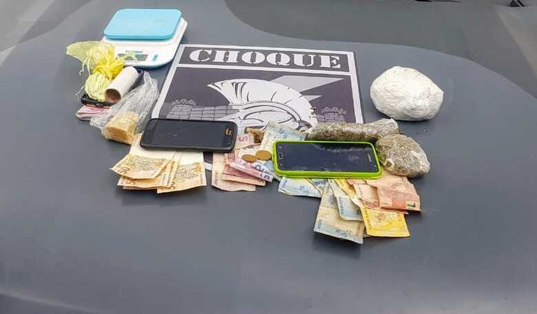 A droga foi entregue à Denar, foi contabilizando 350,09 gramas de cocaína e 72,08 gramas de maconha