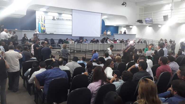 Deputados estaduais e vereadores de 54 municípios de Mato Grosso do Sul e da capital, se reuniram hoje em audiência pública na Câmara Municipal de Campo Grande