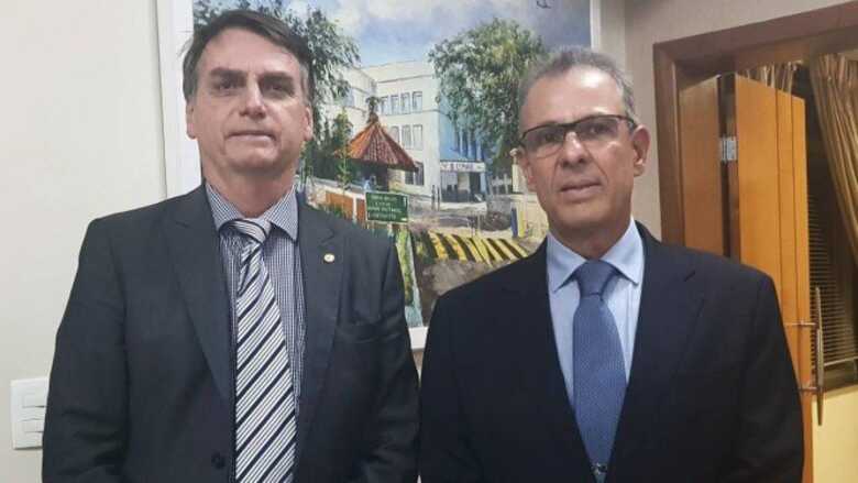 O presidente Jair Bolsonaro e o ministro de Minas e Energia, Bento Alburquerque