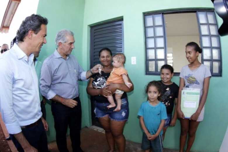 Entrega faz parte do programa Ação Casa Pronta, do estado e município