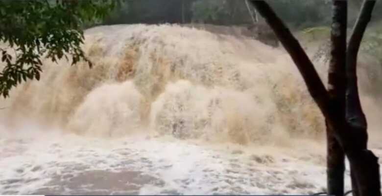 Rios e cachoeiras de Bonito mostram a força das águas