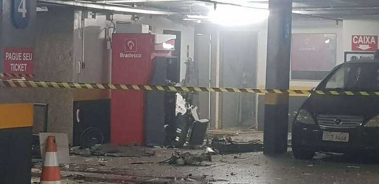 As explosões danificaram parte do hotel