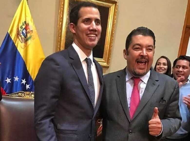 O autoproclamado presidente da Venezuela, Juan Guaidó, e seu chefe de gabinete, Sérgio Vergara