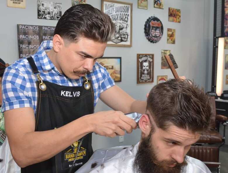 Kelvis Jara é o único representante do Centro-Oeste e vai para a final com um barbeiro de São Paulo