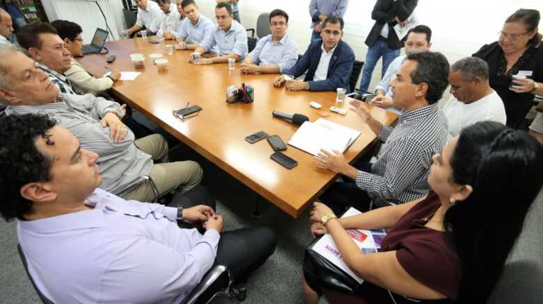 Vereadores e secretários se reuniram com Marquinhos Trad na prefeitura