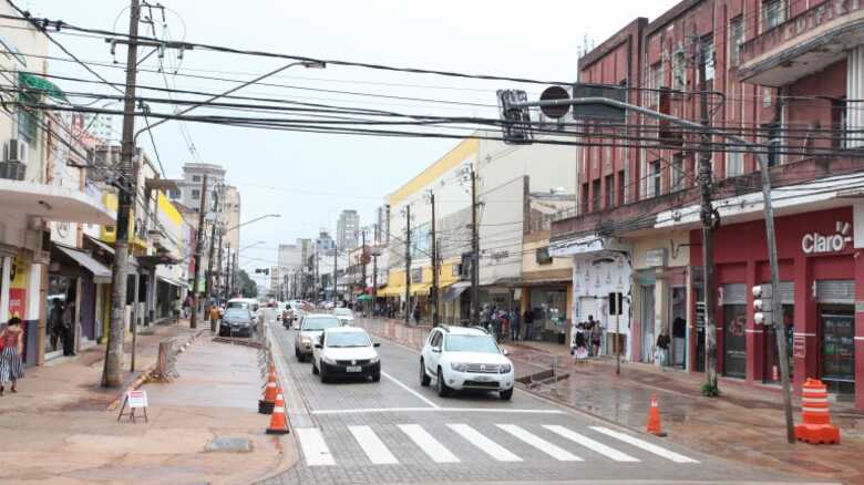 A Câmara dos Dirigentes Lojistas associou os fechamentos à obra do Reviva; prefeitura contestou