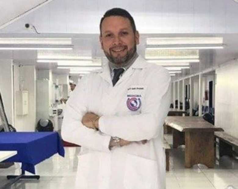 Sandro era vice-diretor de uma faculdade em Pedro Ruan Caballero