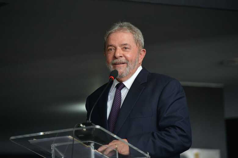 Lula foi condenado a 12 anos e um mês de prisão por corrupção e lavagem de dinheiro