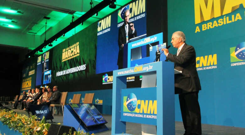 Durante a marcha de prefeitos Reinaldo Azambuja pediu o apoio de todos em relação a reforma da Previdência