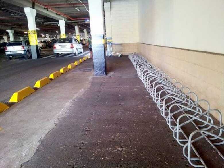 A jovem teria deixado a bicicleta devidamente cadeada
