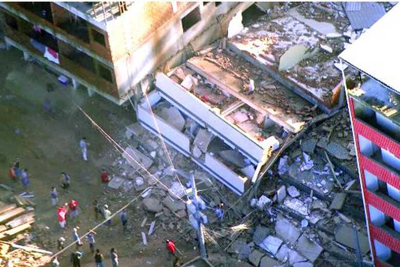 Corpo de Bombeiros ajuda no resgate