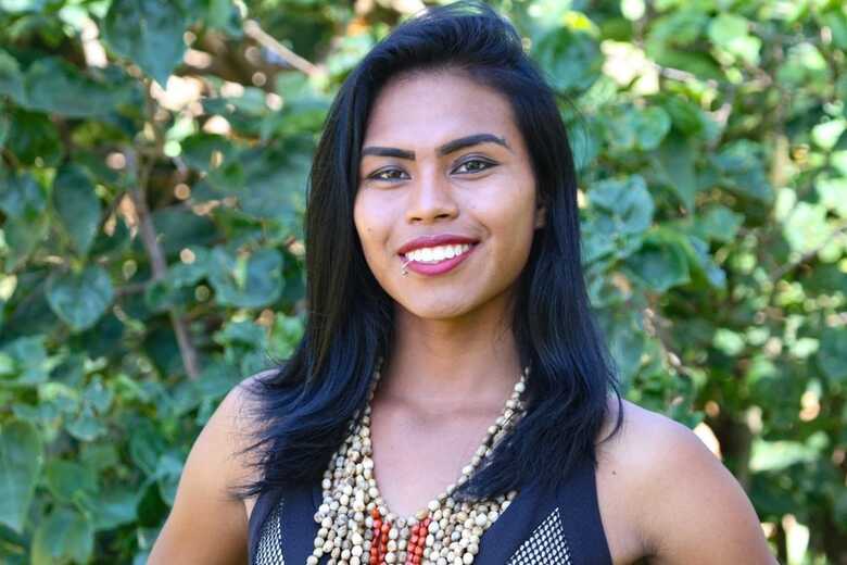 Katrina Malbem tem 17 anos, é da etnia Guarani
