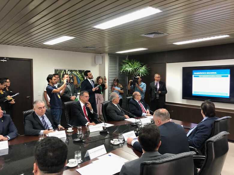 Os desembargadores Sergio Martins e Carlos Contar, o governador Reinaldo Azambuja e o presidente do Tribunal de Justiça Paschoal Leandro em solenidade nesta manhã