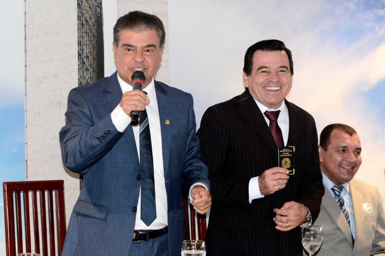 O senador Nelsinho Trad e seu suplente, José Chagas