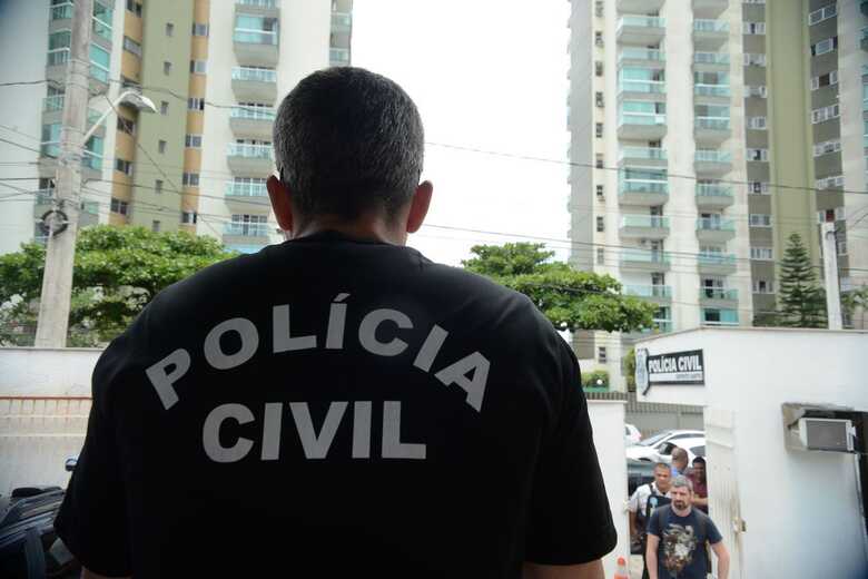 A Polícia Civil e outras instituições cumprem mandados de busca e apreensão em todo país