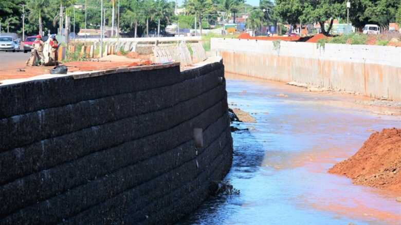 A obra na avenida Ernesto Giesel teve início no ano passado