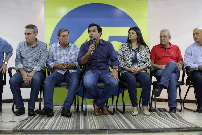 Paulo Corrêa, Sérgio de Paula, Beto Pereira, Rose Modesto, Geraldo Resende e Carlos Alberto Assis no diretório do PSDB