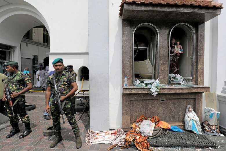 Uma explosão atingiu um pequeno hotel em Dehiwala, um subúrbio de Colombo