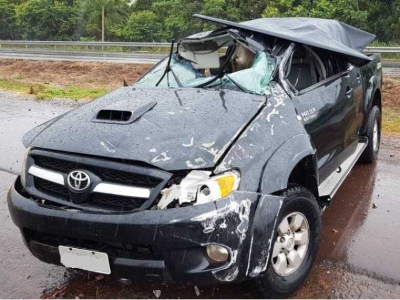 A caminhonete ficou completamente destruída