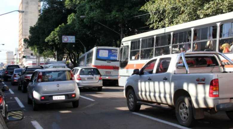 Trânsito no centro de Campo Grande