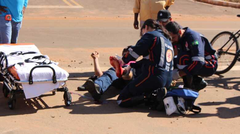 Trocador de marcha da motocicleta dos suspeitos atravessou seu pé da vítima que teve que ser encaminhada para uma unidade de saúde