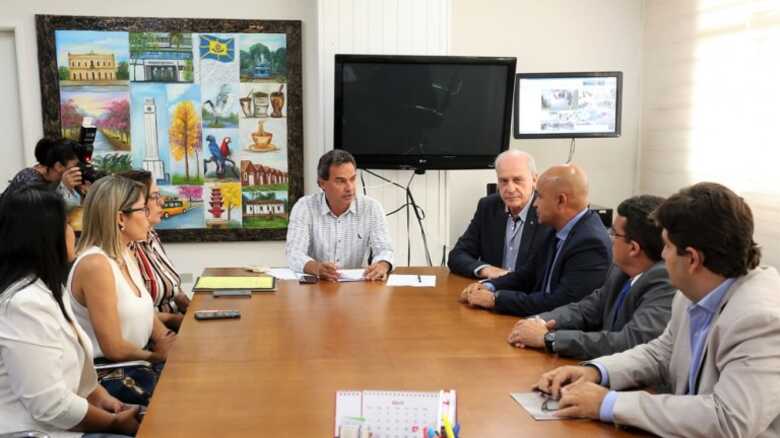 “Esse é um processo que estava sendo bastante aguardando e deve minimizar os problemas de falta de profissionais”, disse o prefeito Marquinhos
