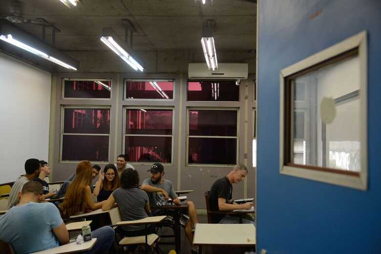 Podem concorrer às vagas do segundo semestre deste ano estudantes que fizeram o Enem 2018