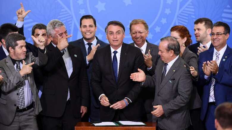 No início do mês, o presidente Jair Bolsonaro assinou decreto sobre as armas